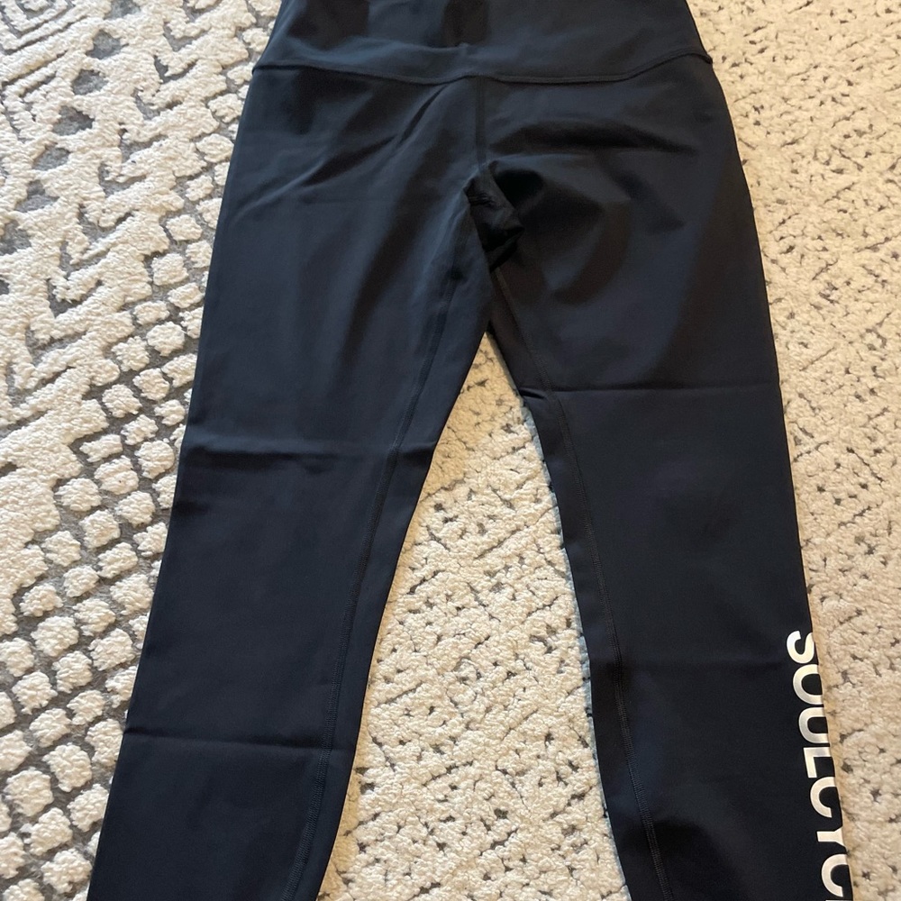 SoulCycle Lululemon Wunder Under leggings